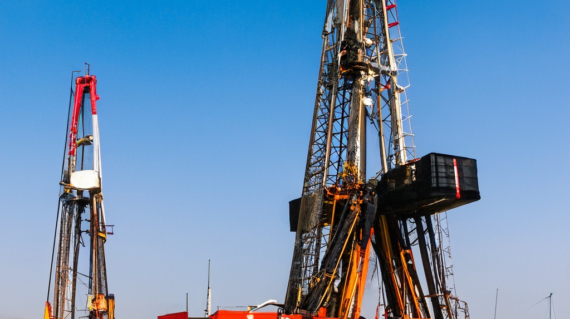 Drilling Rigs: The Titans of Crude Oil Extraction